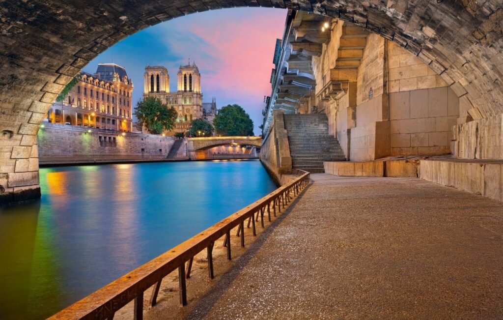 bars in paris img