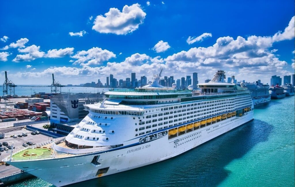 cruceros por el mediterraneo desde barcelona img